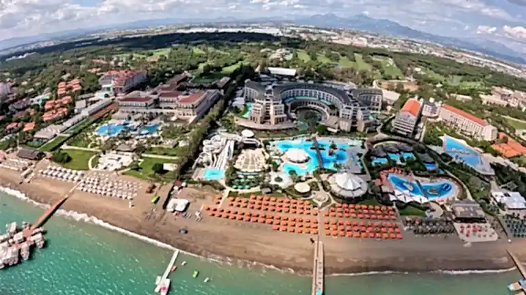 Aerial view of luxury hotels in Belek during Antalya Helicopter tour with zirveadam.top 
